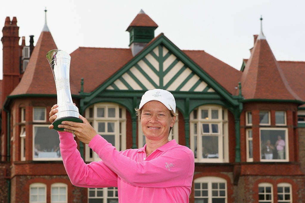 Catriona Matthew with the AIG Women's Open trophy